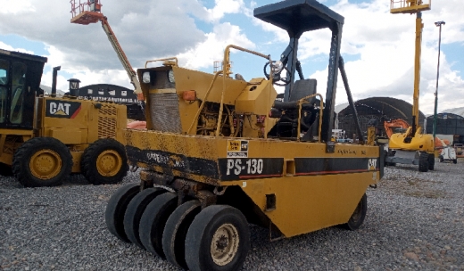 Compactadores Neumáticos CATERPILLAR PS-130