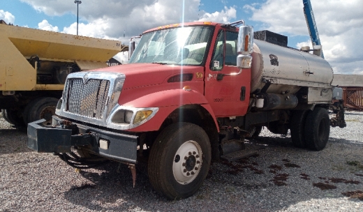 INTERNATIONAL 7300