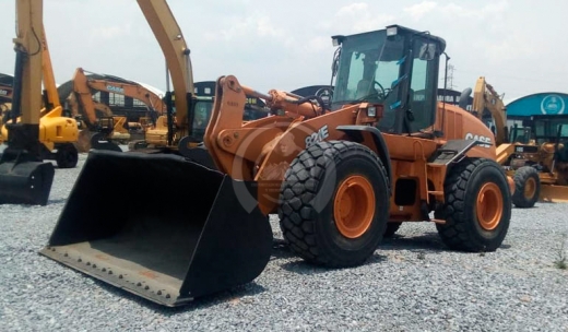 CASE 821E CASE 821E